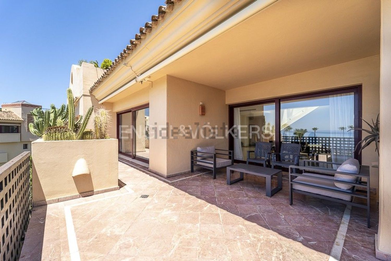 Seafront attic in Estepona