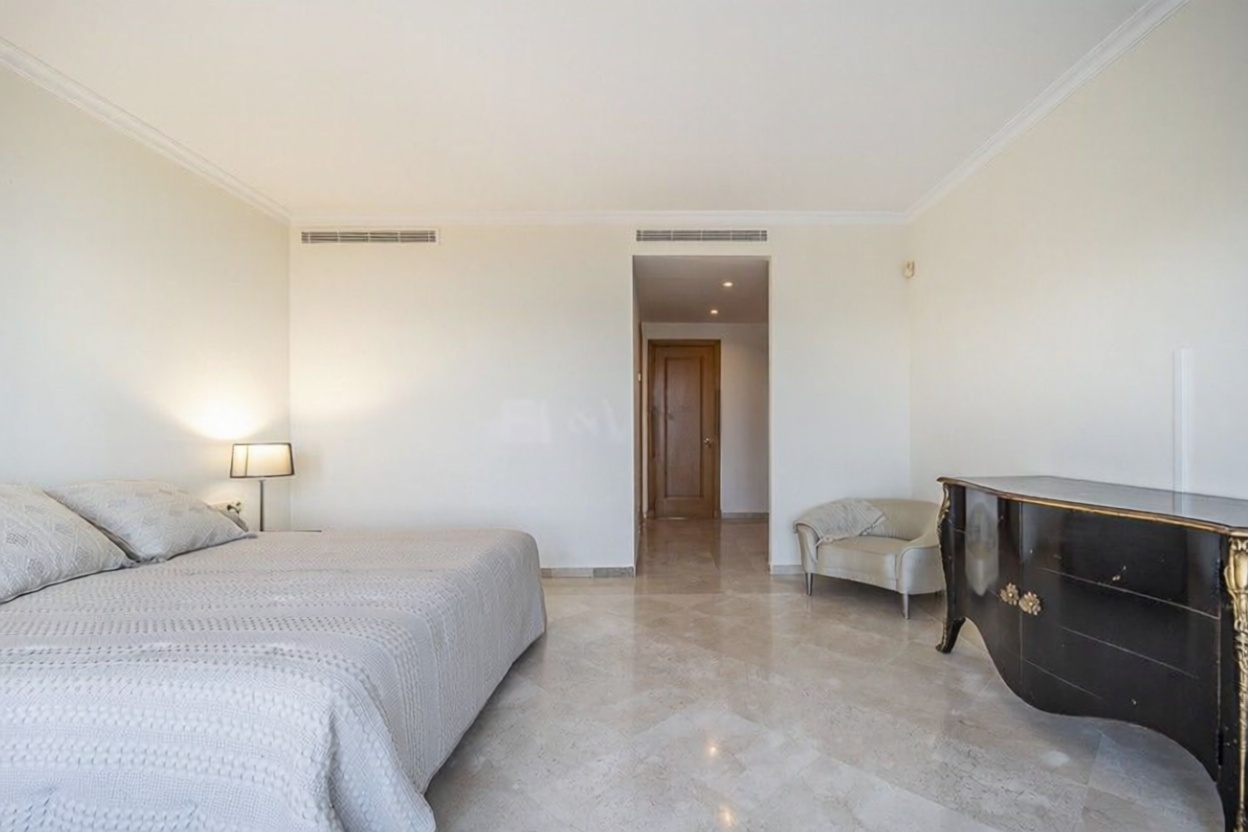 Пентхаус первая линия моря в Estepona — Спальня