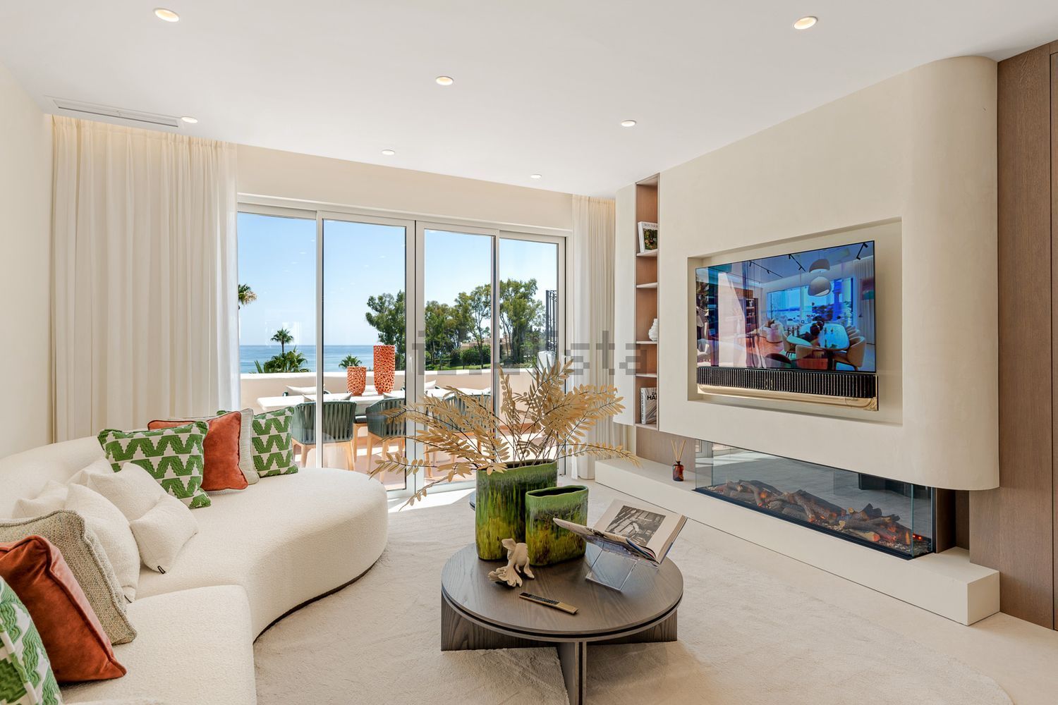 Ático em primeira linha de mar em Estepona — Sala