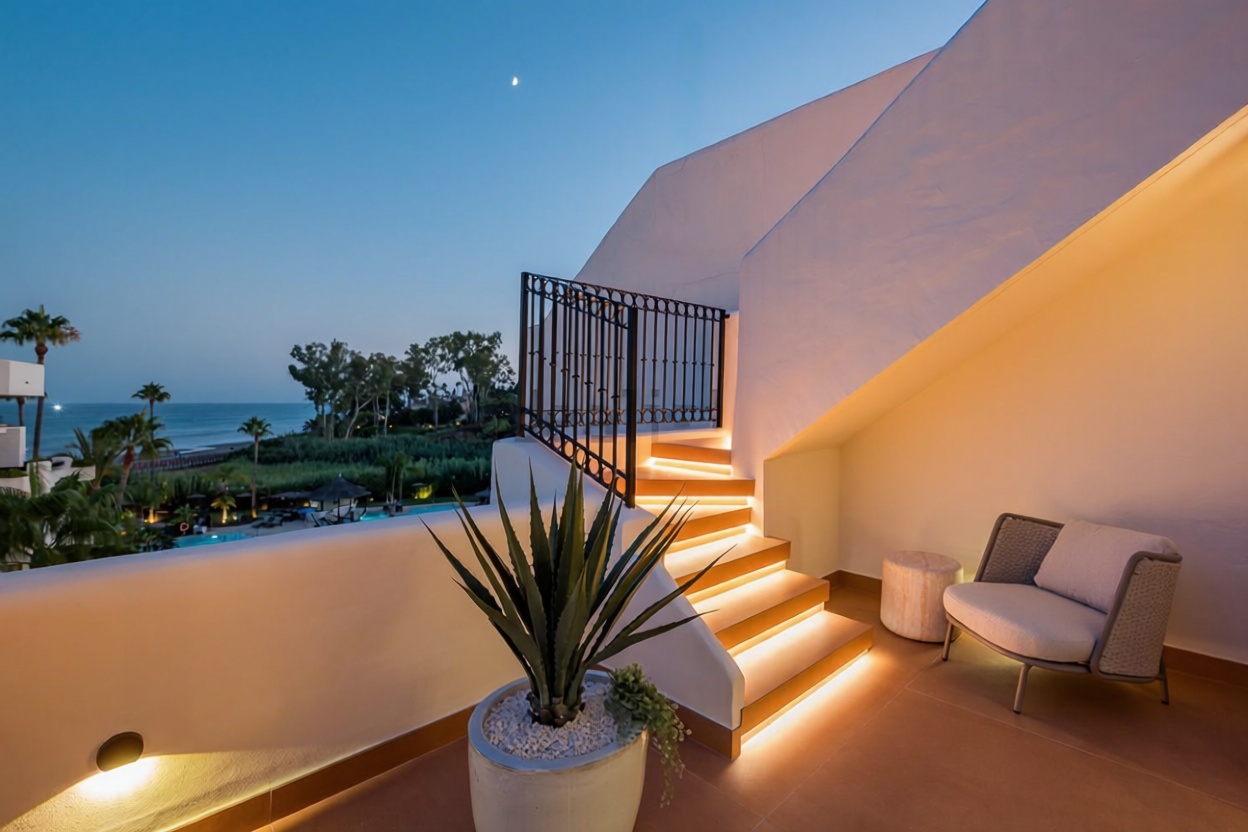 Ático en primera línea de mar en Estepona — Vista mar