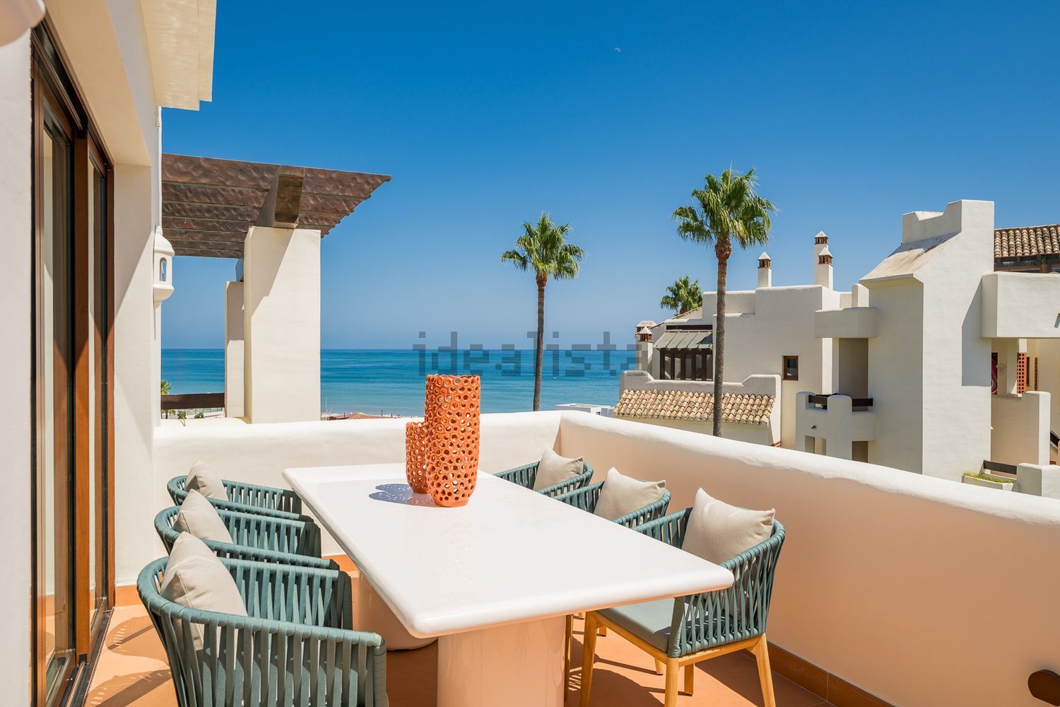 Beachfront duplex in Estepona