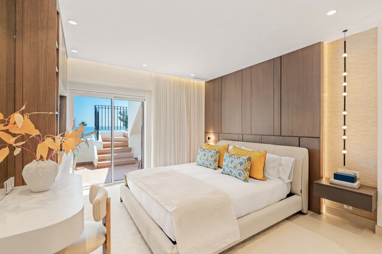 Duplex en première ligne de plage à Estepona — Chambre