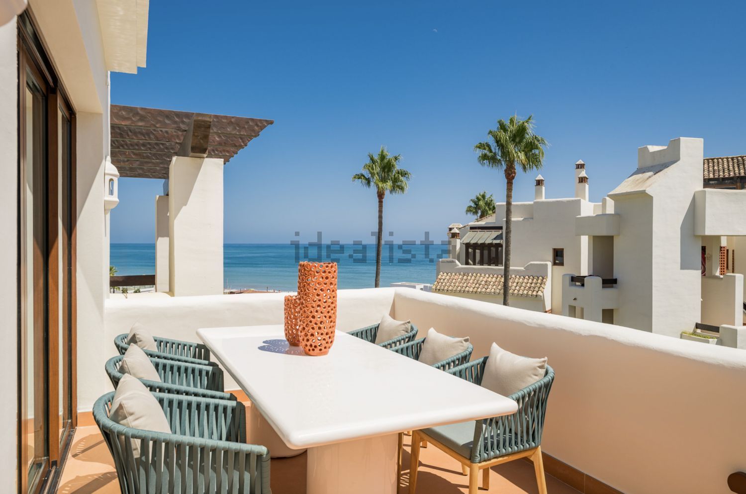 Duplex en première ligne de plage à Estepona — Terrasse mer