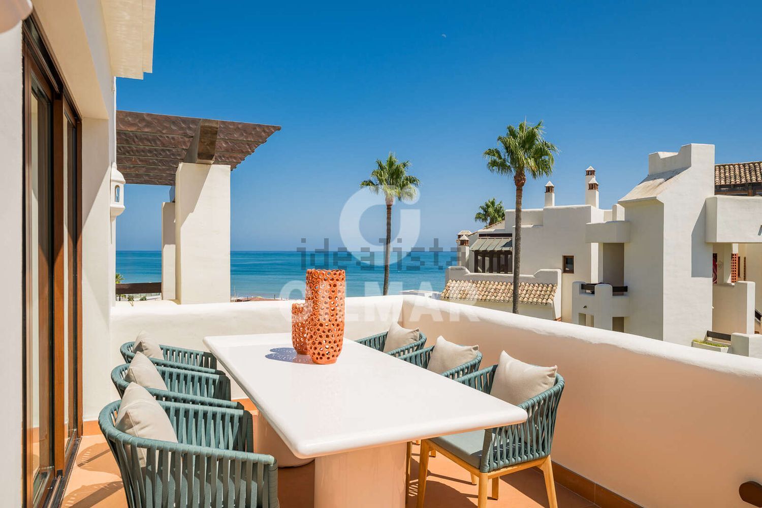 Seafront attic in Estepona