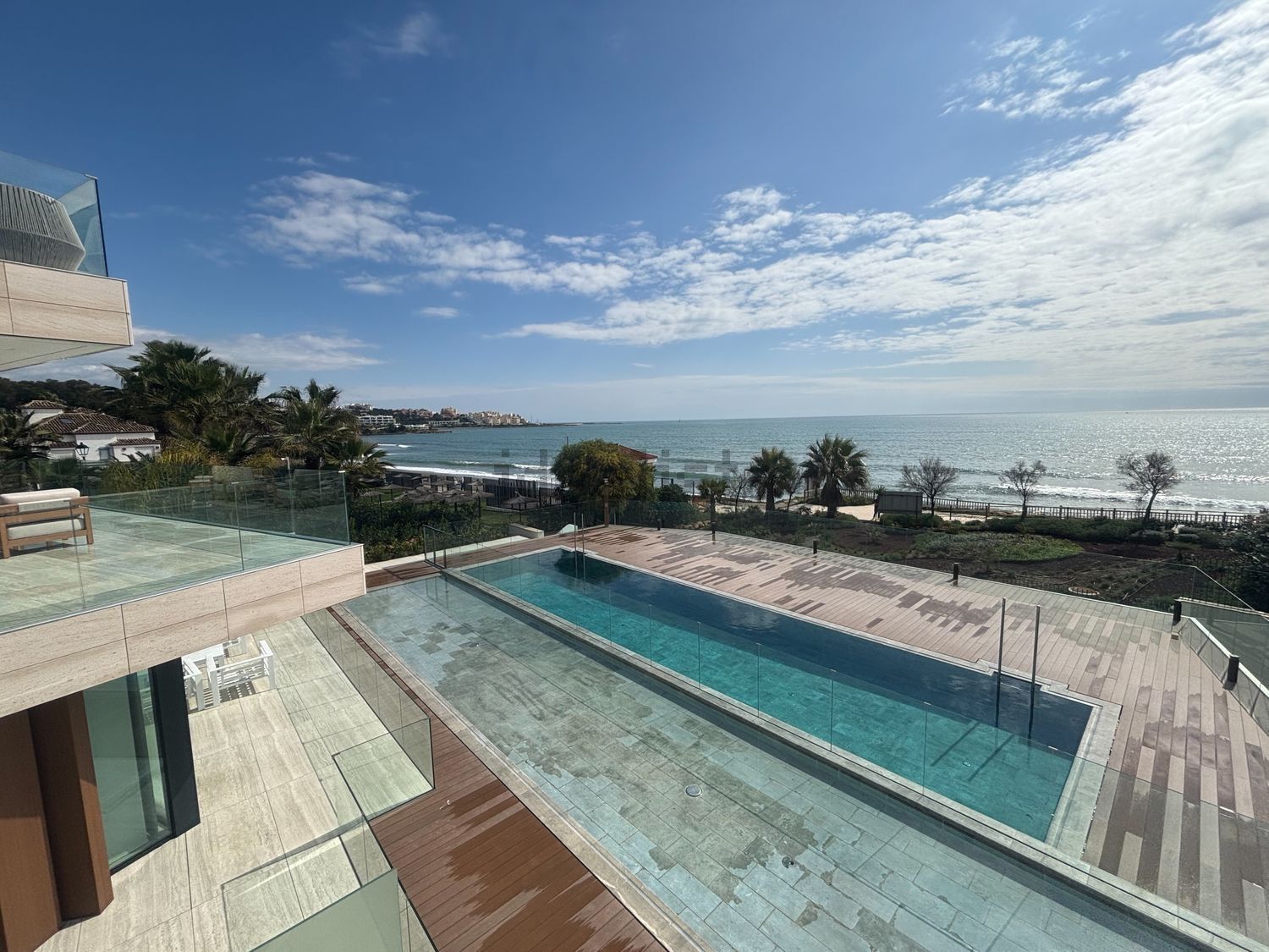 Apartamento em primeira linha de praia em Estepona