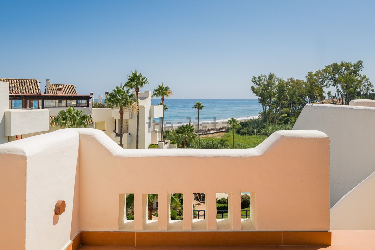 Ático em primeira linha de mar em Estepona