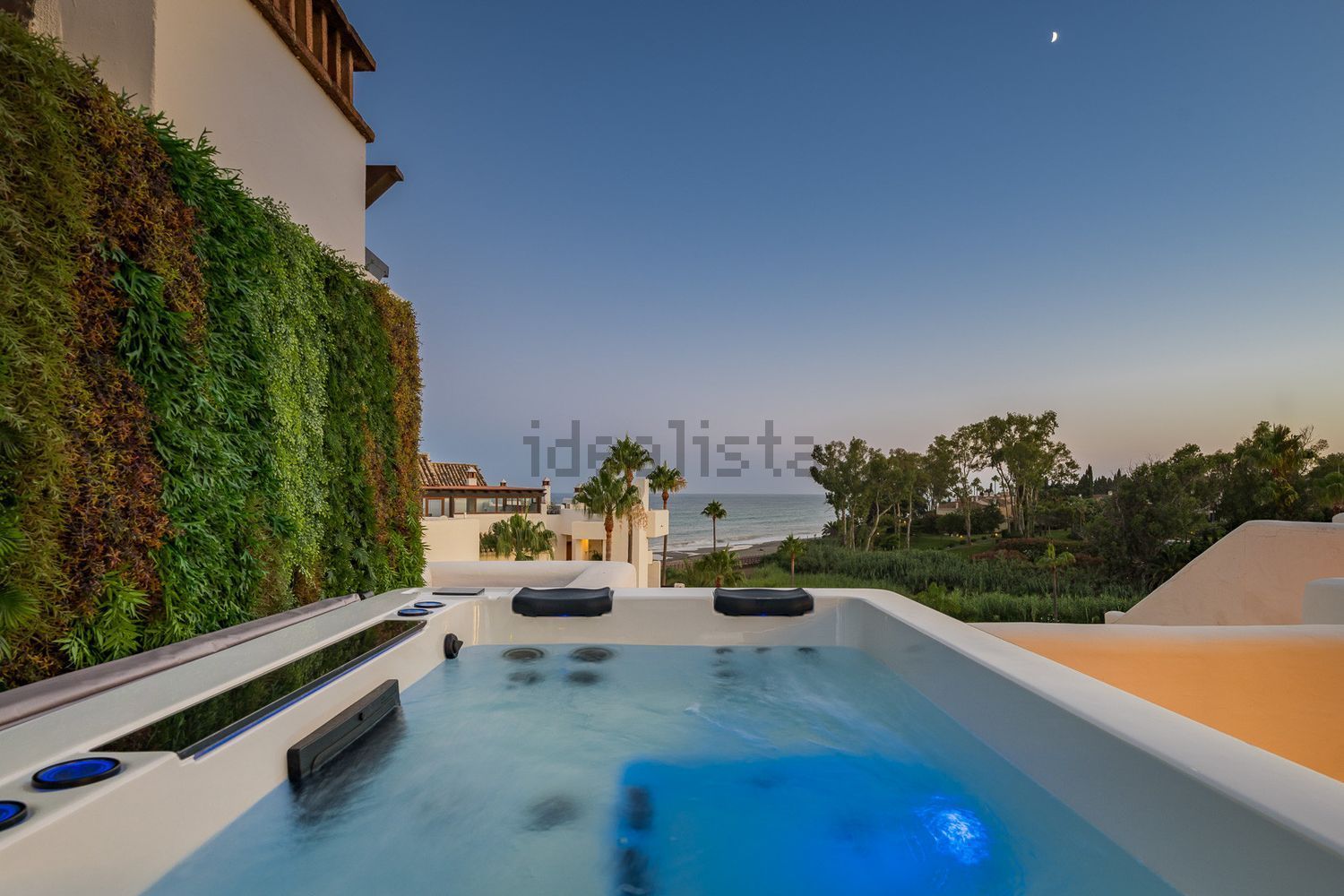 Ático em primeira linha de mar em Estepona — Terraço mar