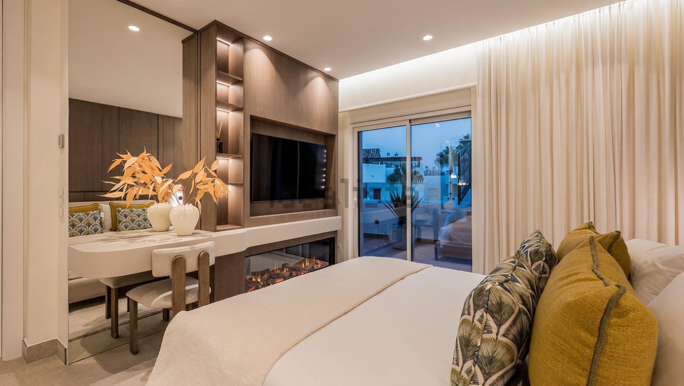 Seafront attic in Estepona — Bedroom
