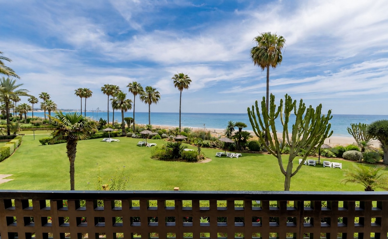 Квартира первая линия пляжа в Estepona — Морской вид