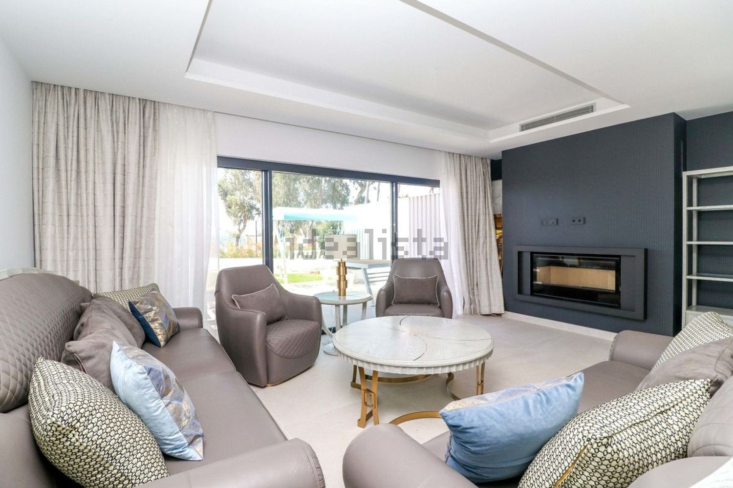 Chalet con acceso directo a playa en Estepona — Salón