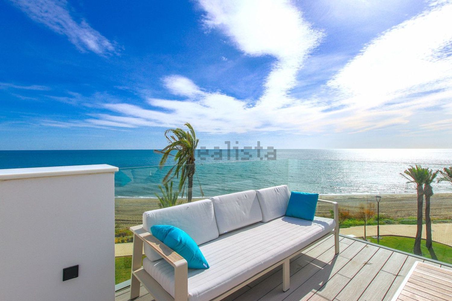 Chalet with direct beach access in Estepona