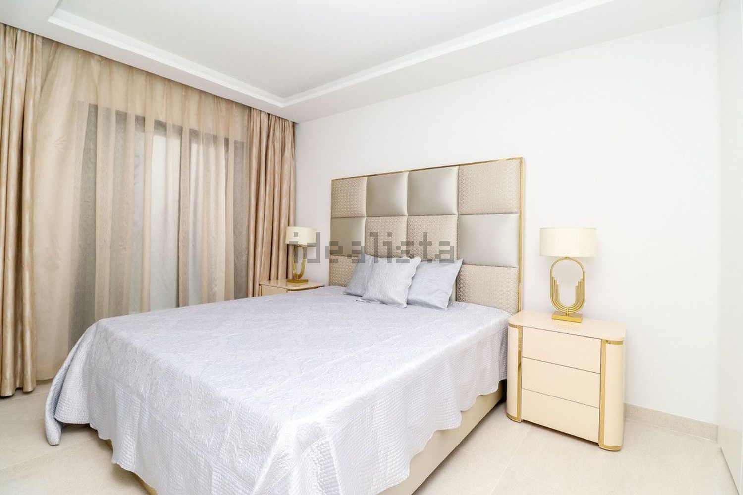 Chalet con acceso directo a playa en Estepona — Dormitorio