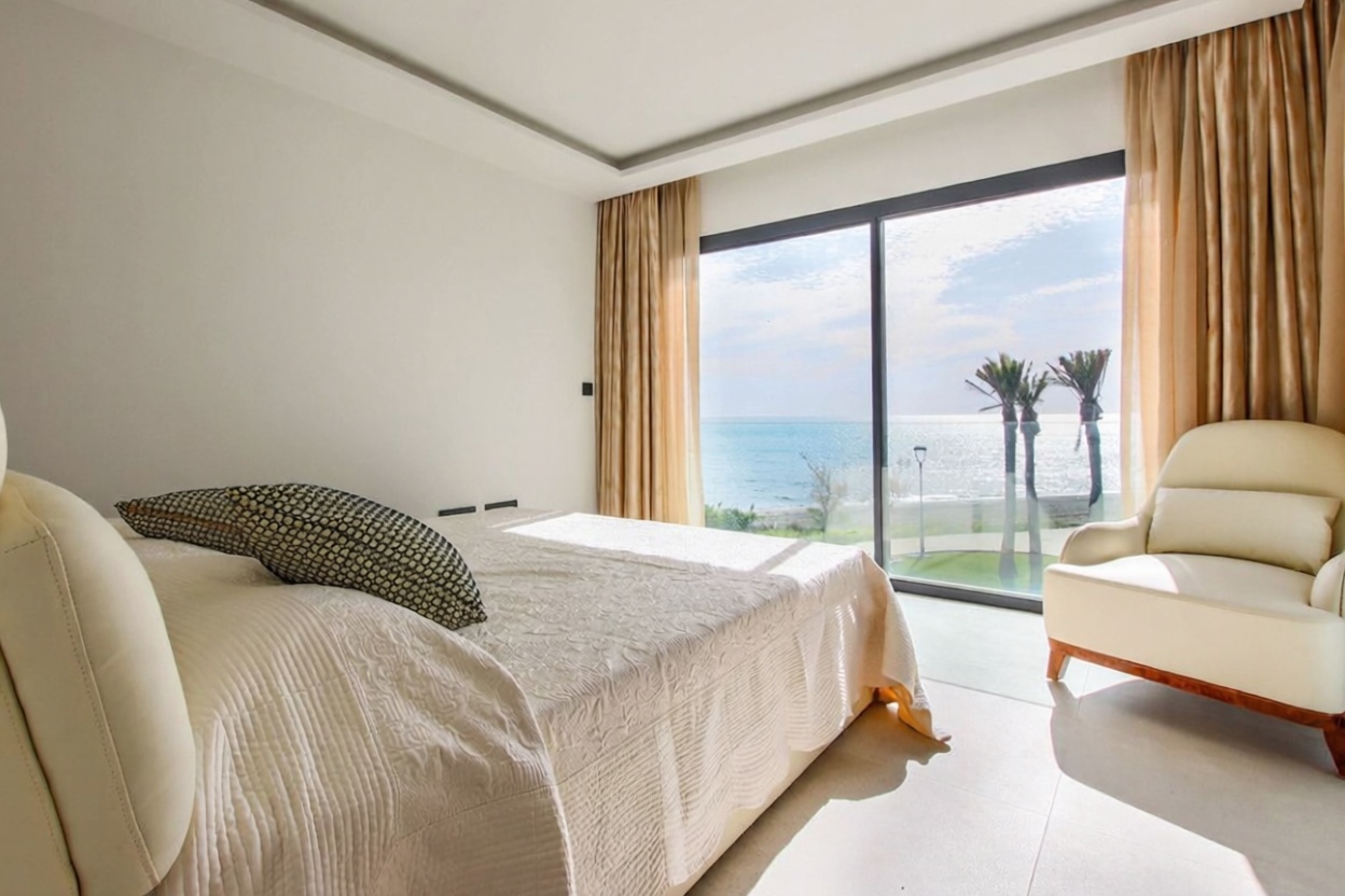 Chalet avec accès direct à la plage à Estepona — Chambre