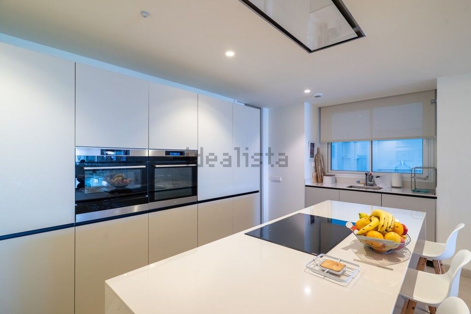 Beachfront flat in Estepona — Kitchen