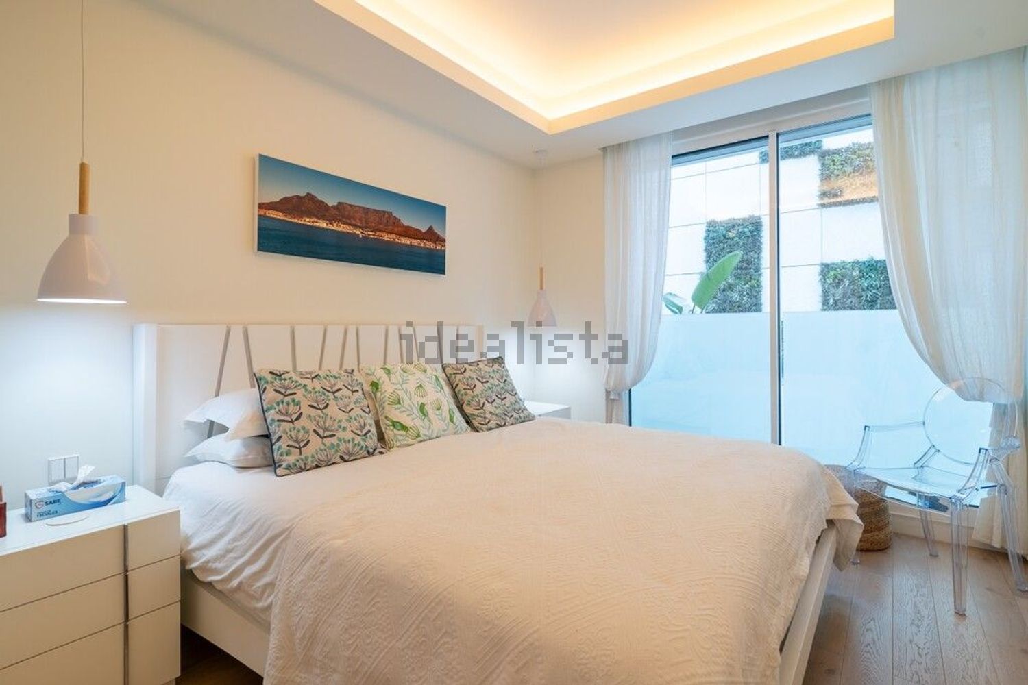 Beachfront flat in Estepona — Bedroom