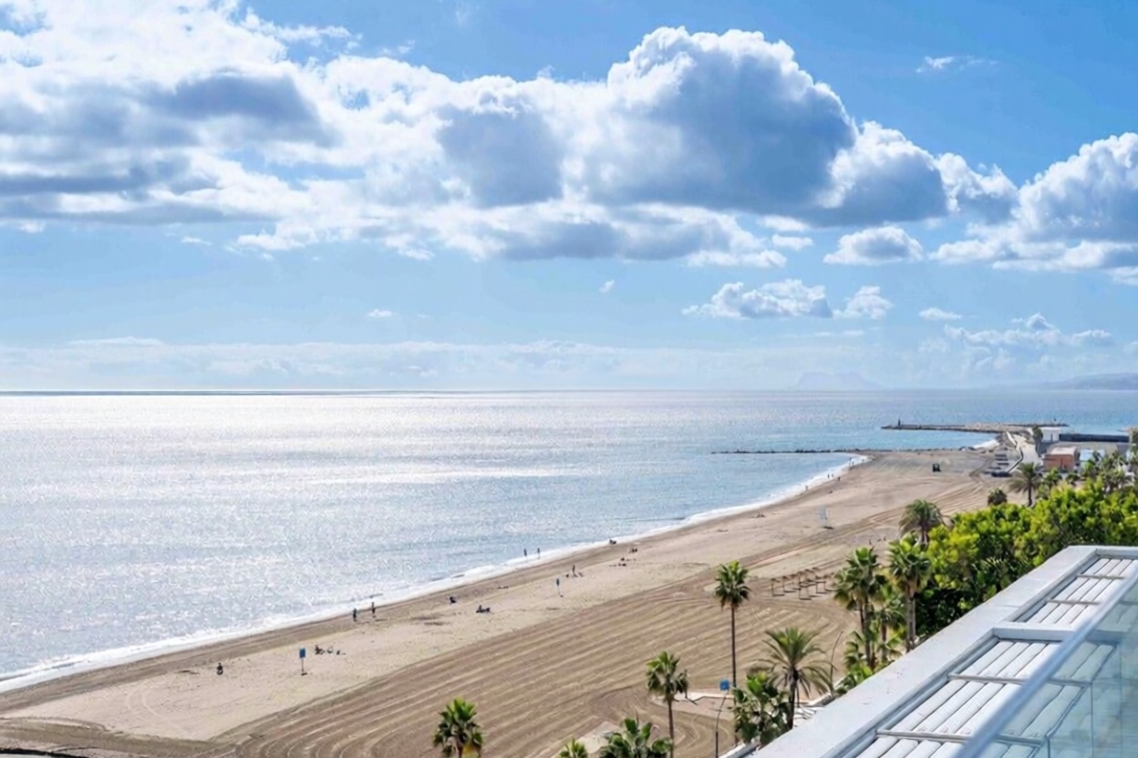 Квартира первая линия пляжа в Estepona — Морской вид