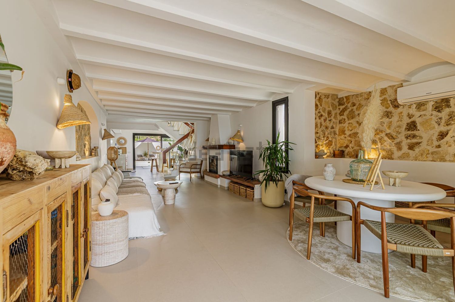 Chalet avec accès direct à la plage à Estepona — Séjour