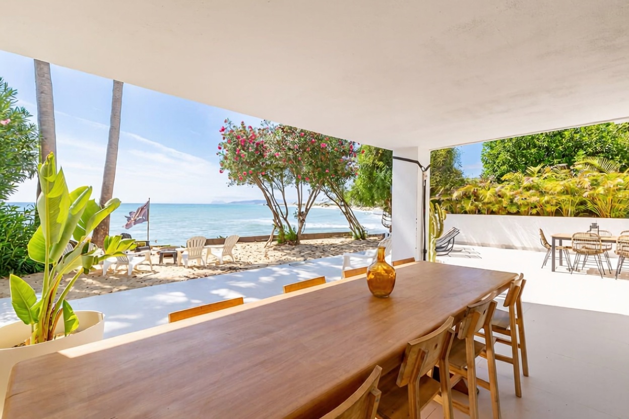 Chalet con acceso directo a playa en Estepona