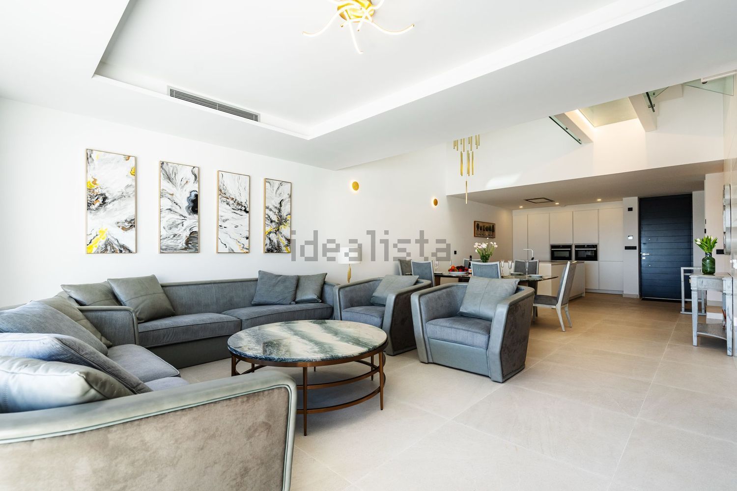 Chalet con acceso directo a playa en Estepona — Salón