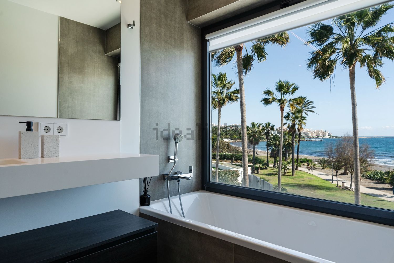 Chalet con acceso directo a playa en Estepona — Baño