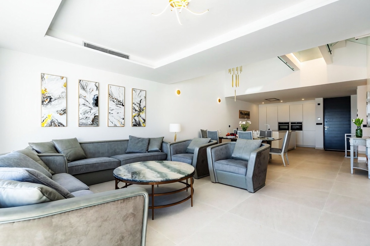 Chalet avec accès direct à la plage à Estepona — Séjour