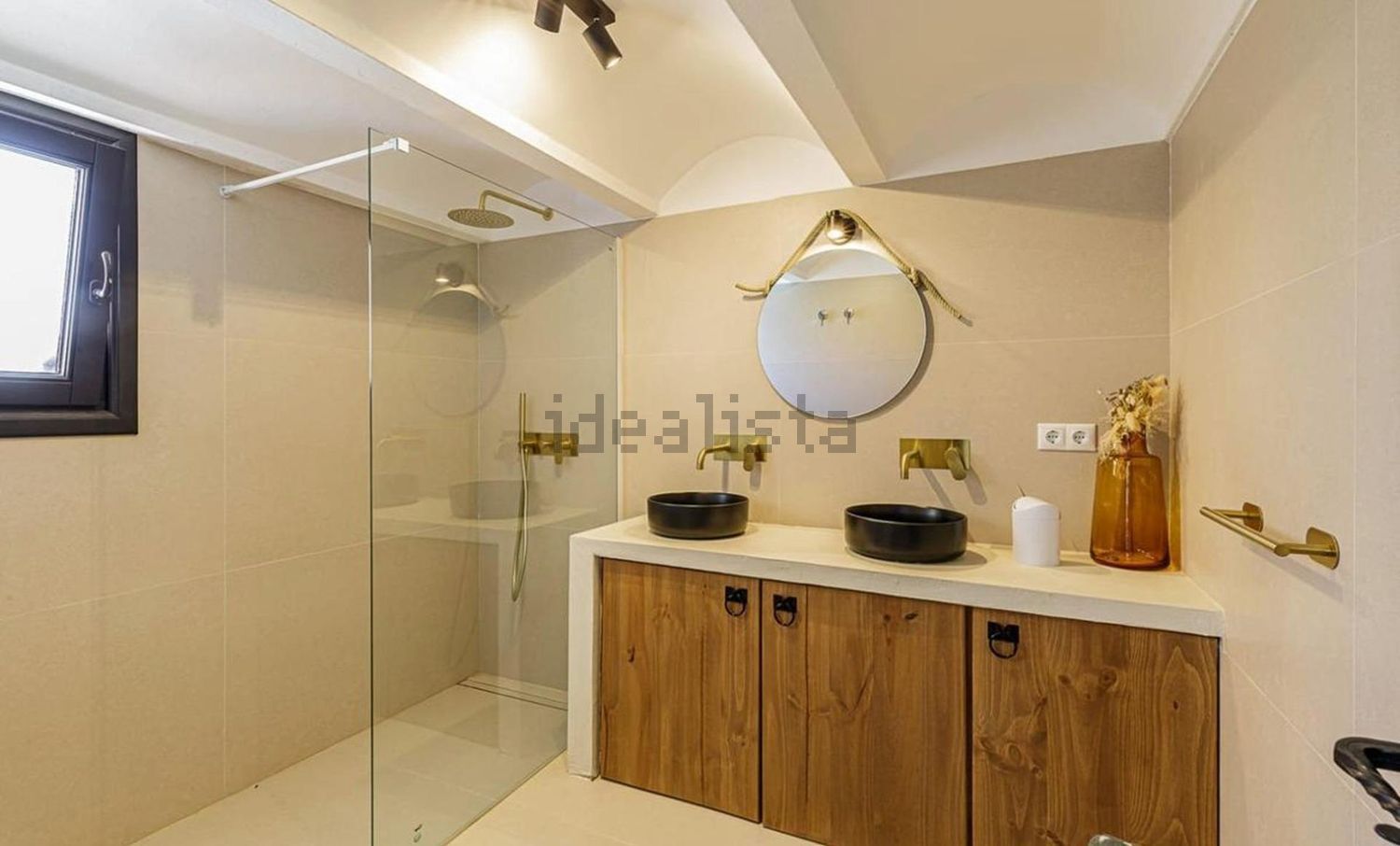 Chalet com acesso direto à praia em Estepona — Casa banho