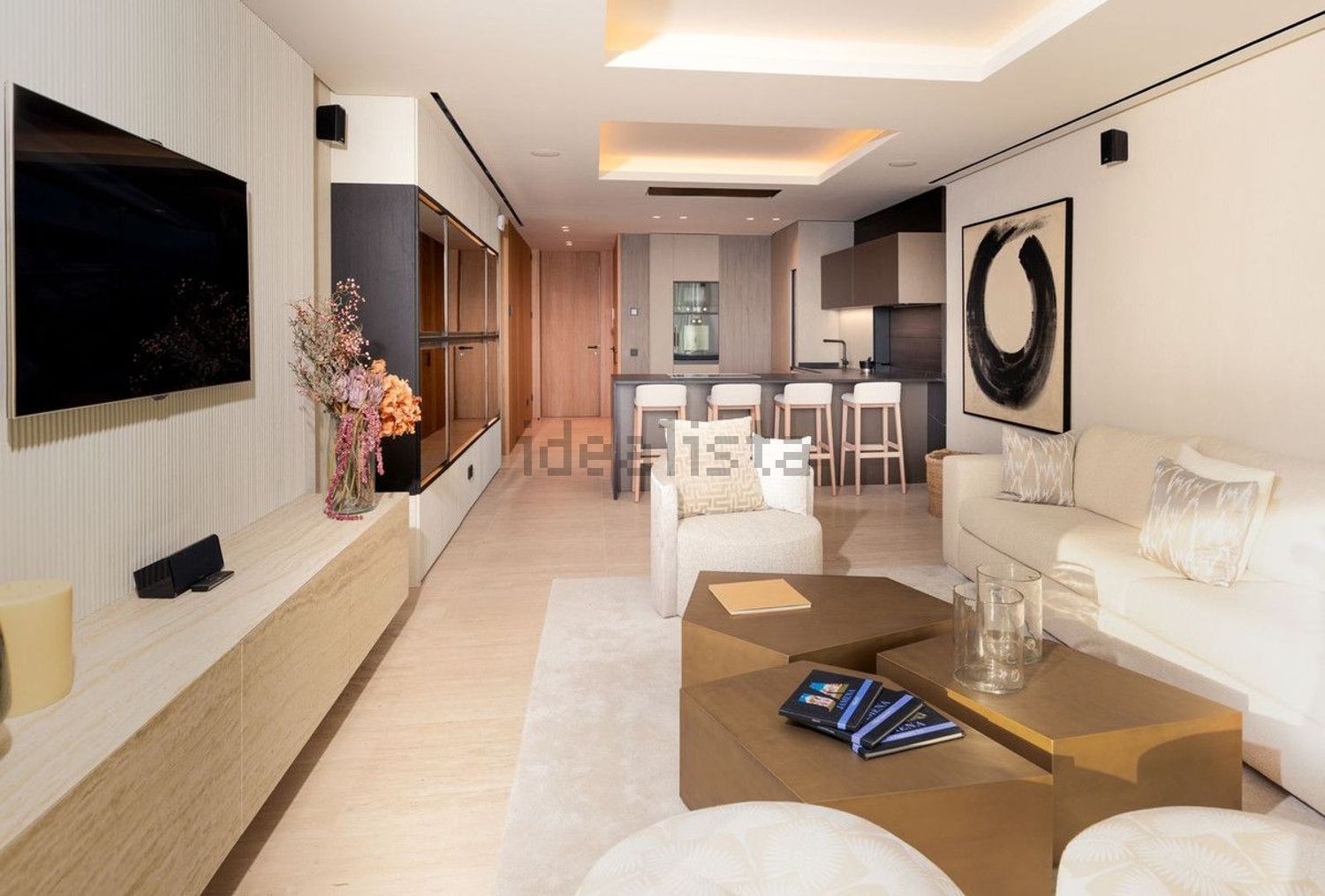 Beachfront flat in Estepona — Living room