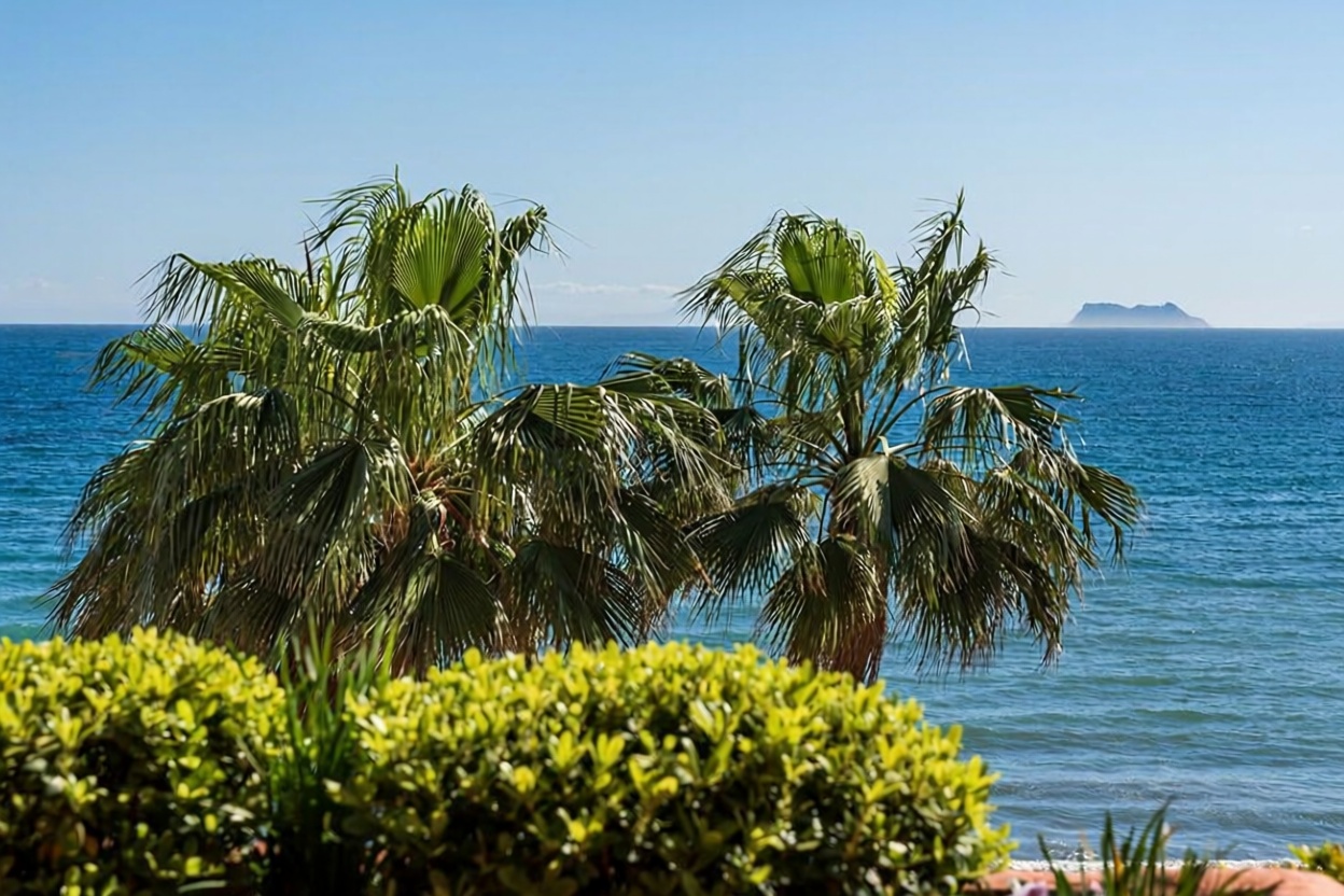 Villa con acceso directo a playa en Estepona — Vista mar