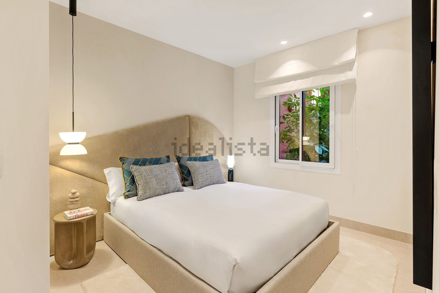 Appartement en première ligne de plage à Estepona — Chambre