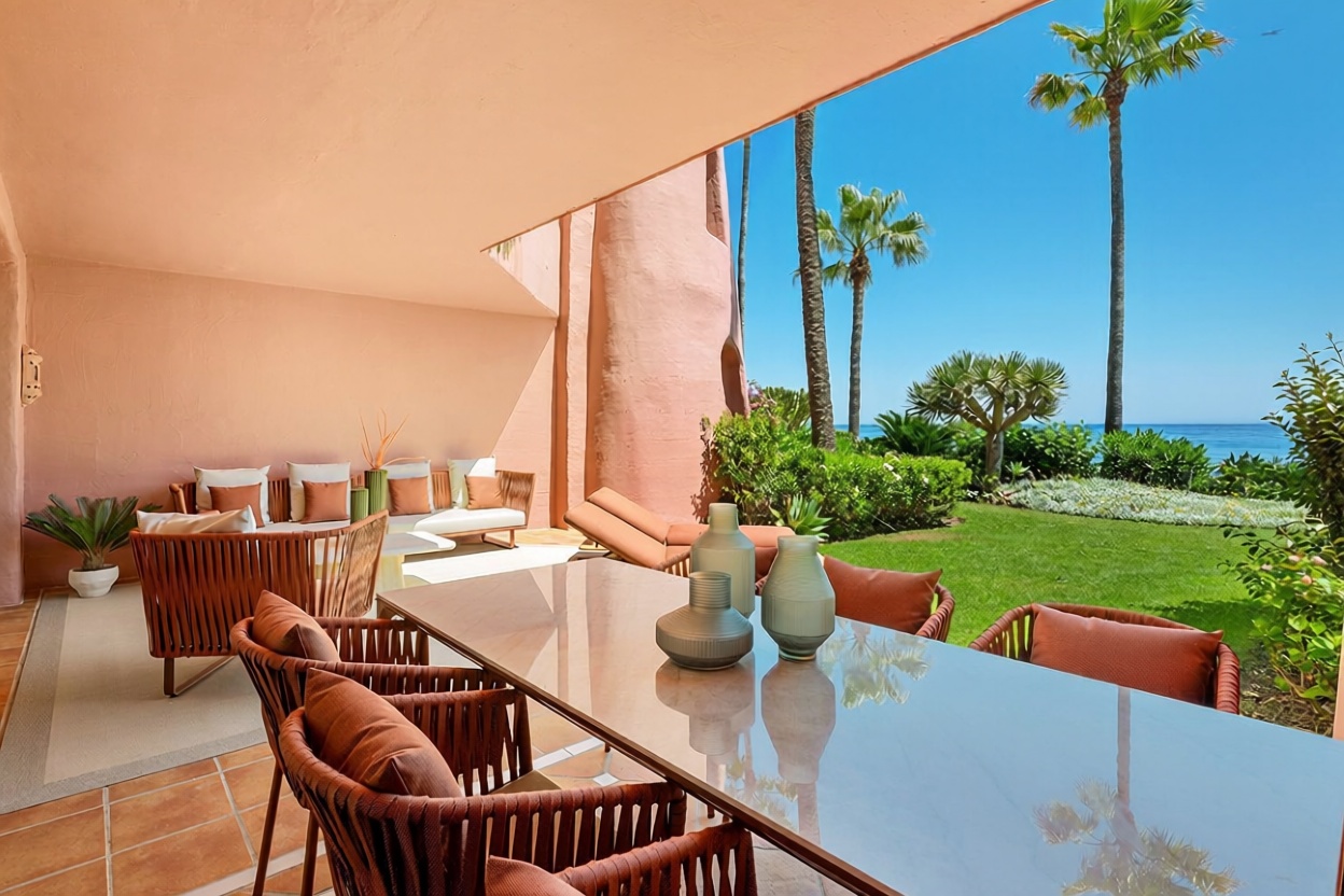 Apartamento em primeira linha de praia em Estepona