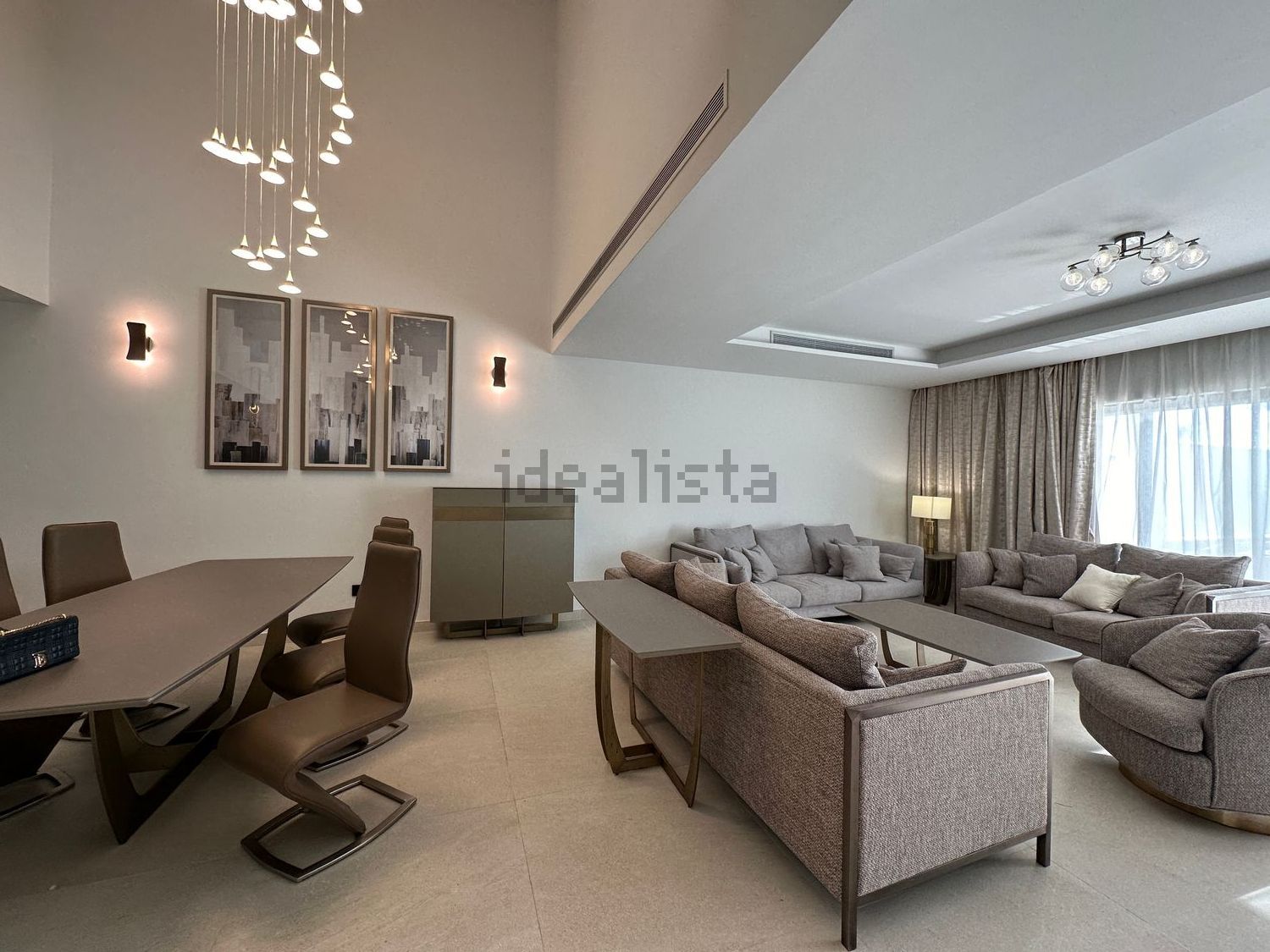 Chalet avec accès direct à la plage à Estepona — Séjour