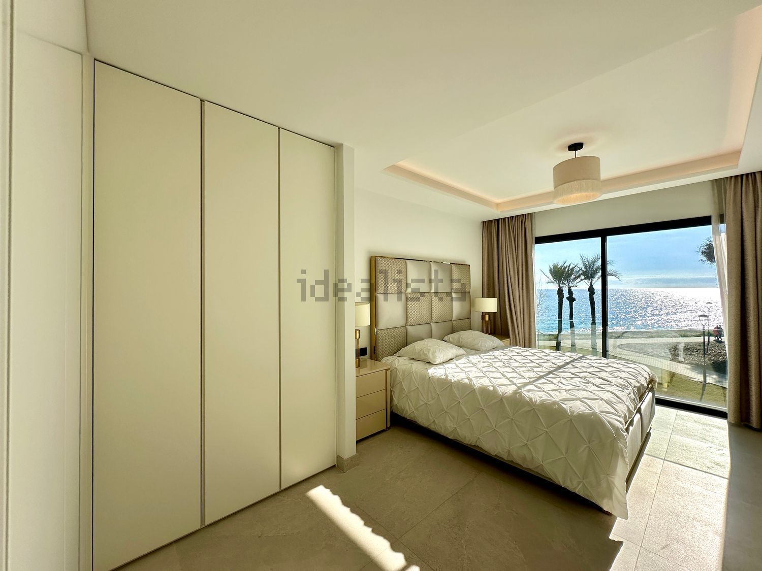 Chalet avec accès direct à la plage à Estepona — Chambre