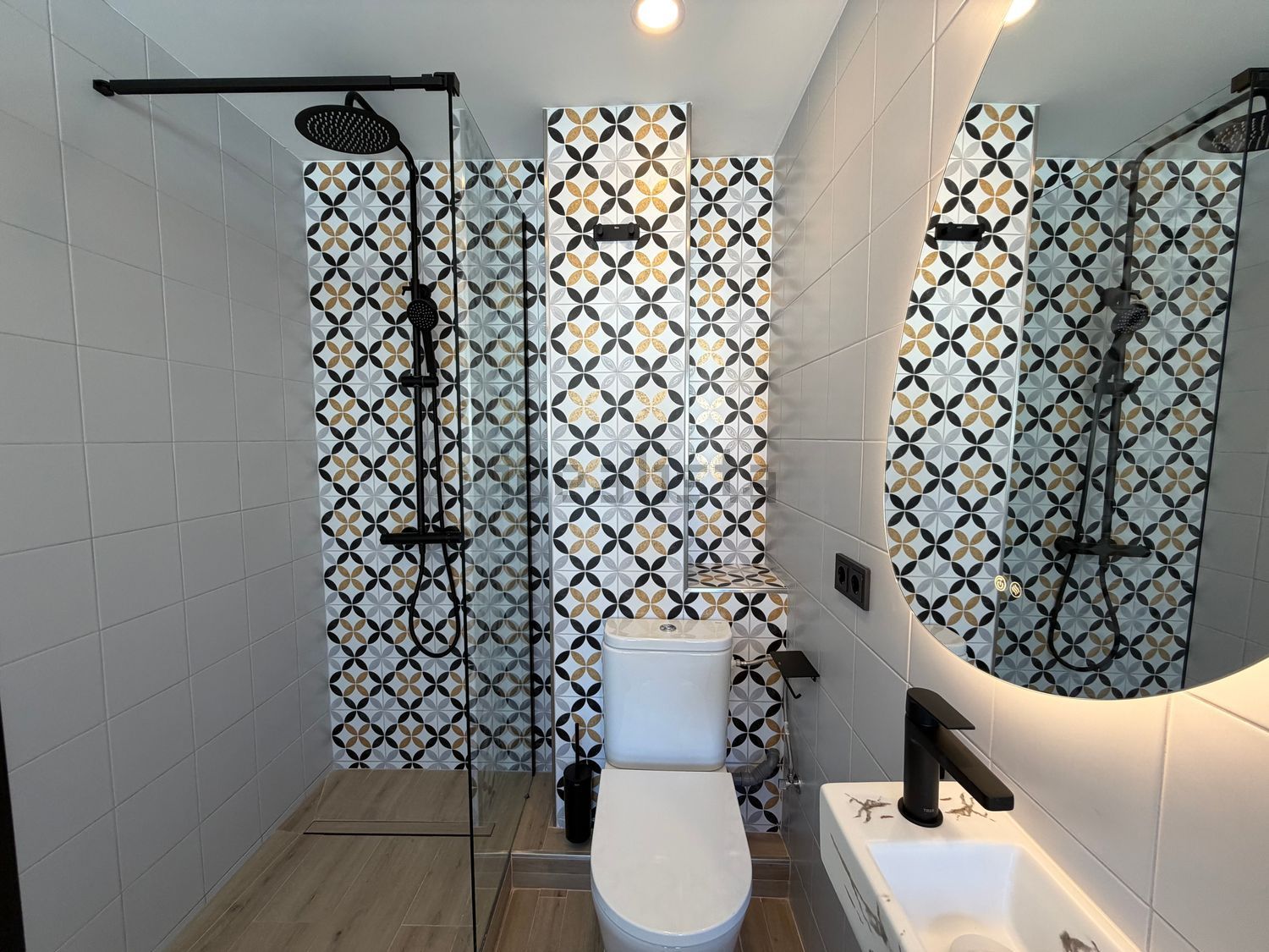 Appartement en attique en première ligne de mer à Estepona