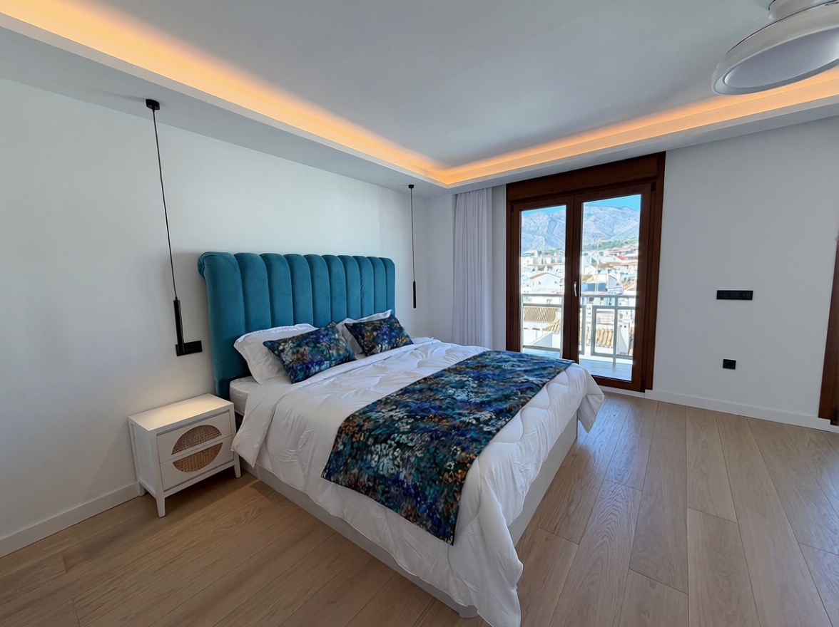 Seafront attic in Estepona — Bedroom