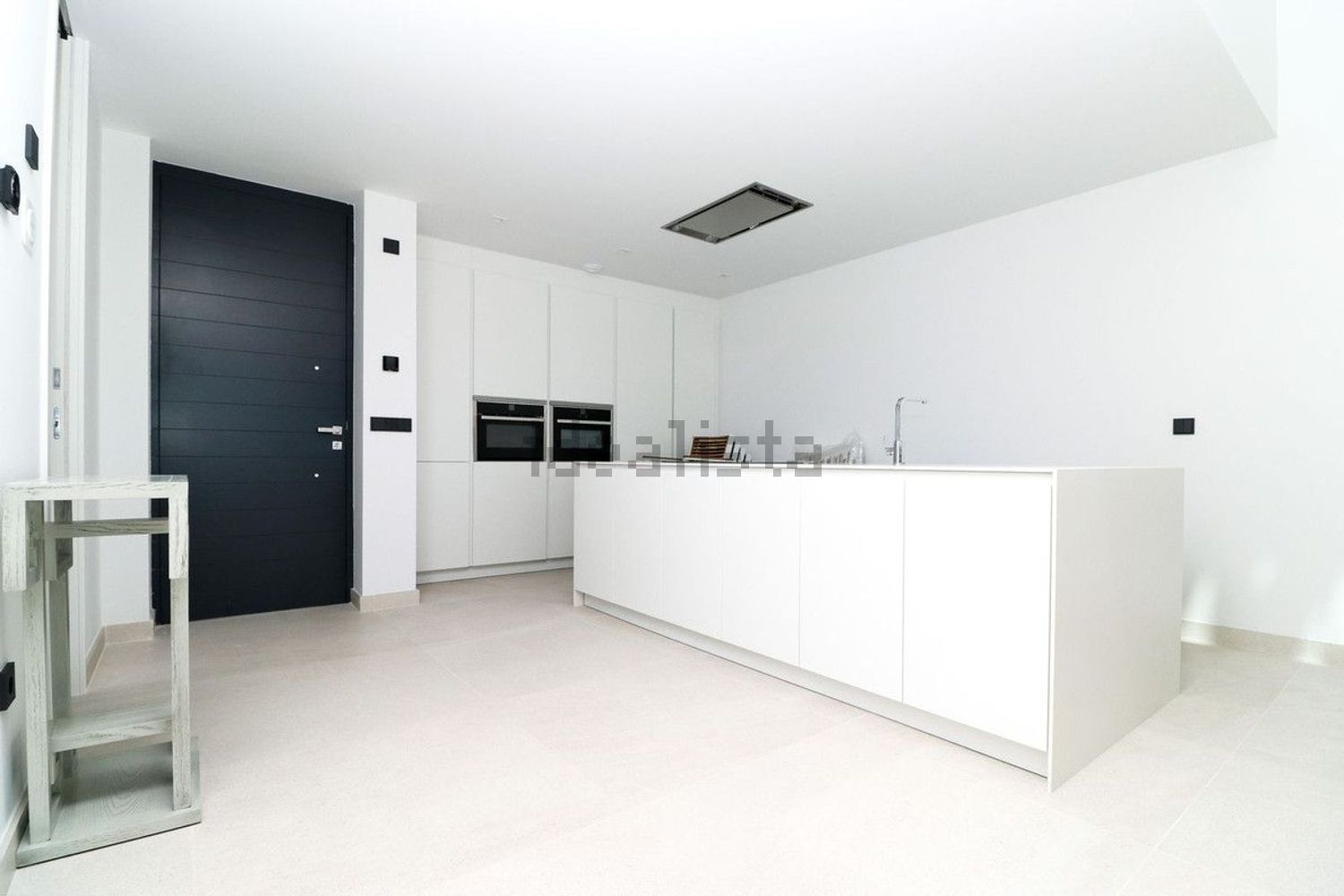 Chalet with direct beach access in Estepona — Kitchen