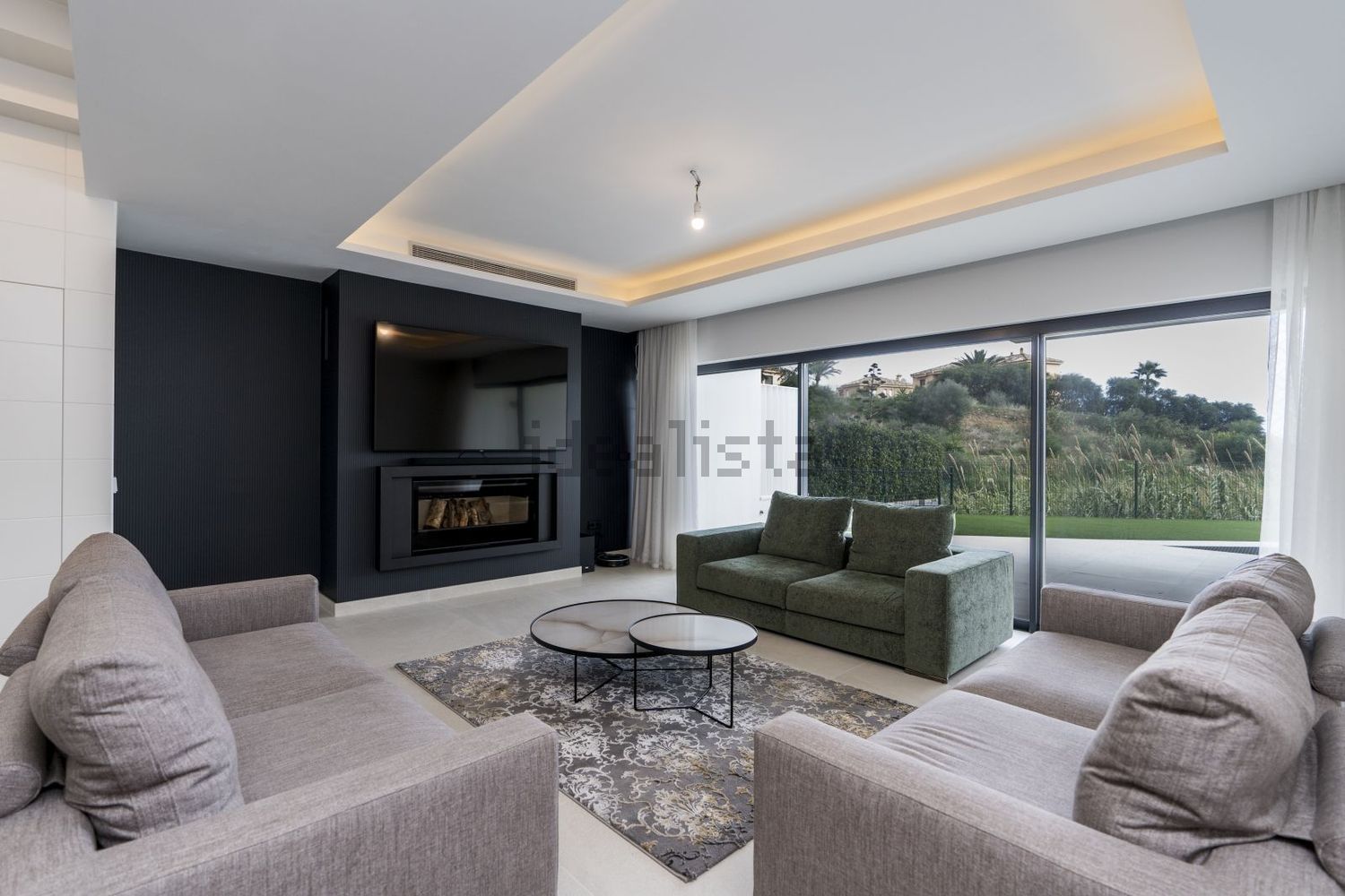 Chalet avec accès direct à la plage à Estepona — Séjour