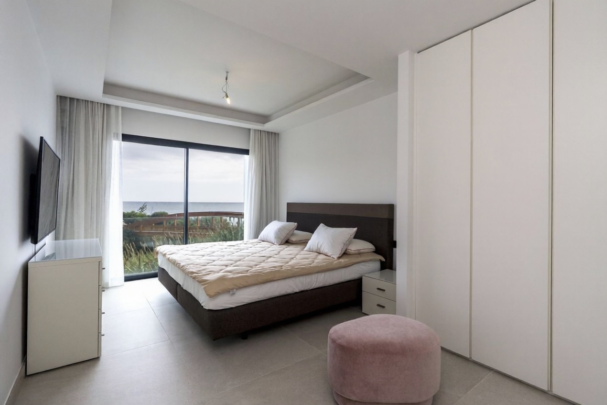 Chalet con acceso directo a playa en Estepona — Dormitorio