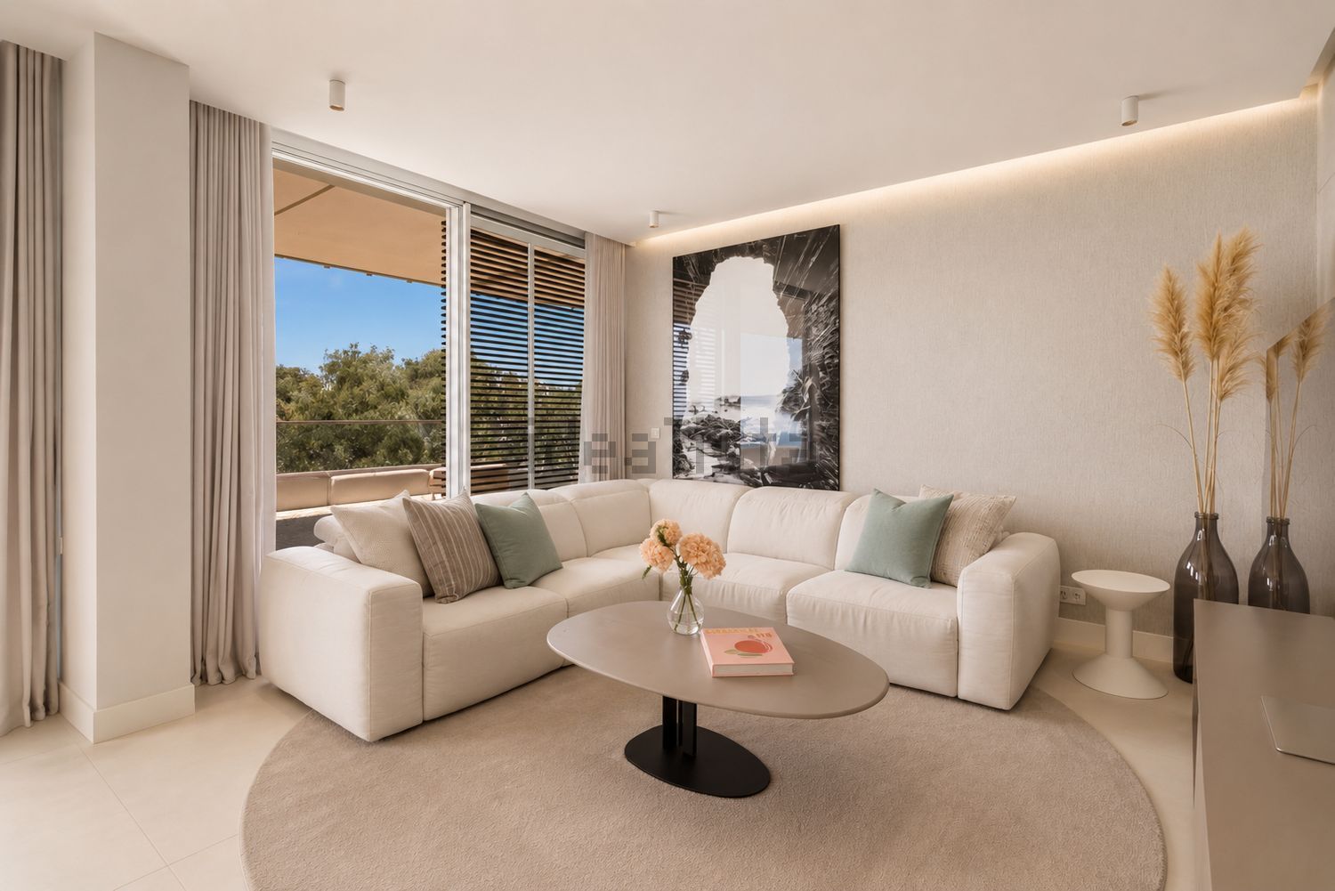 Appartement en première ligne de plage à Estepona — Séjour