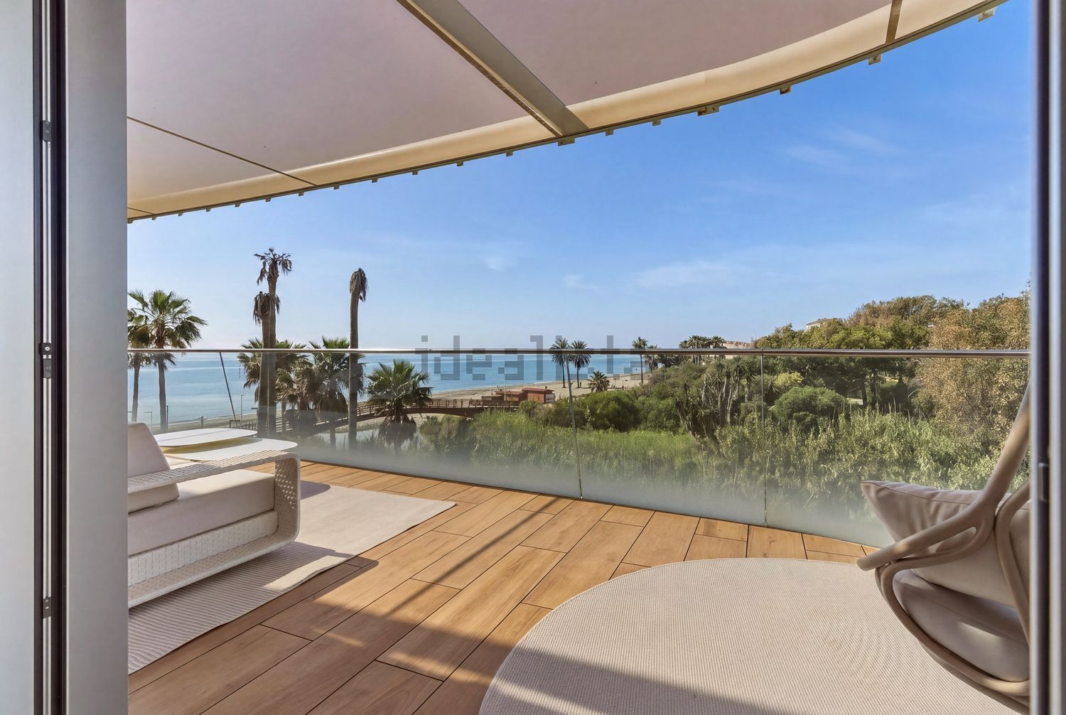 Appartement en première ligne de plage à Estepona — Terrasse mer