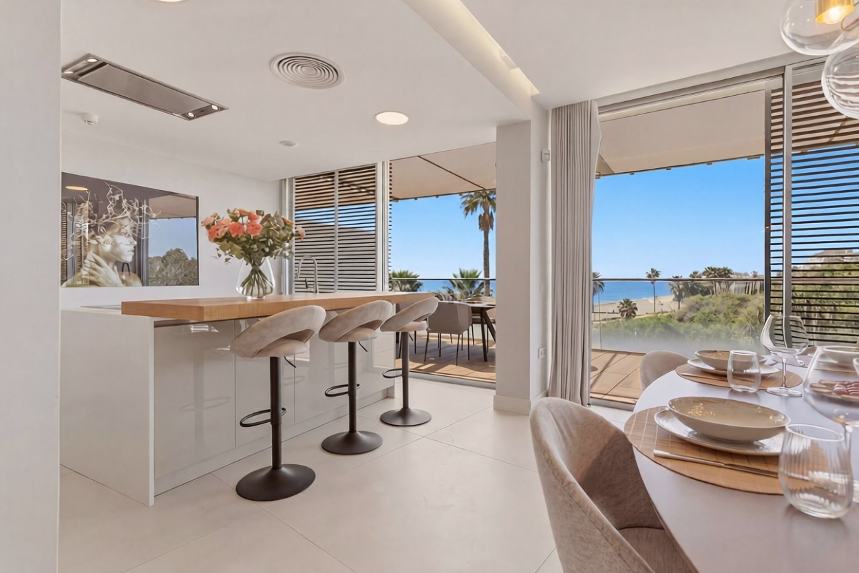 Beachfront flat in Estepona — Kitchen
