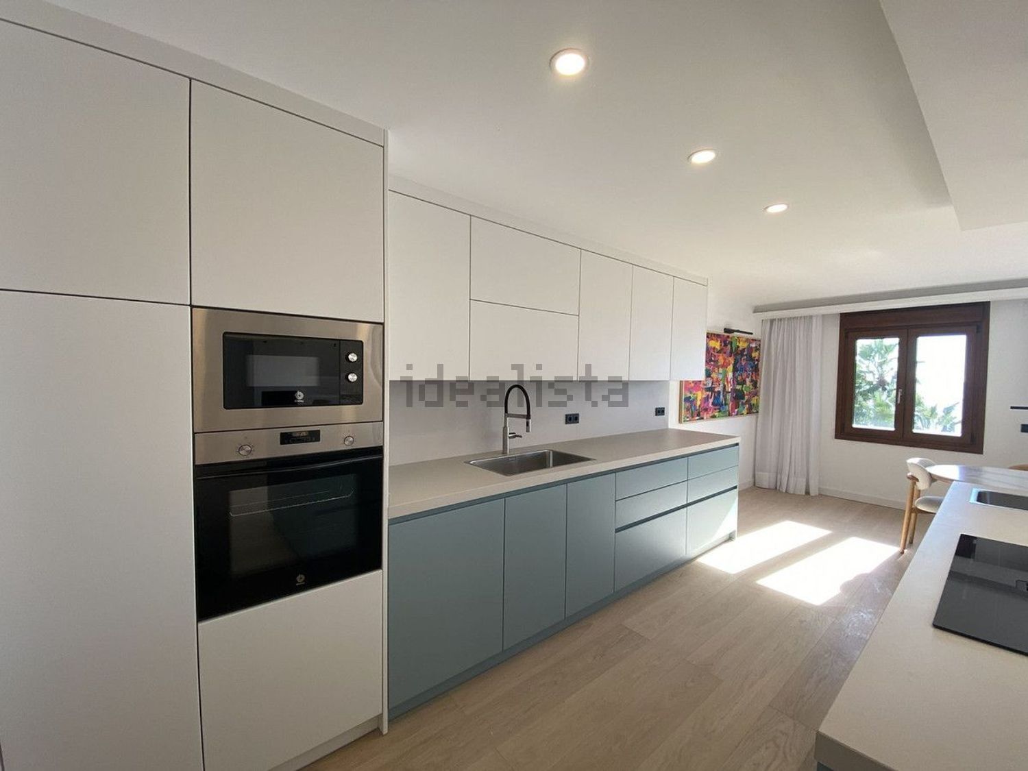 Seafront attic in Estepona — Kitchen