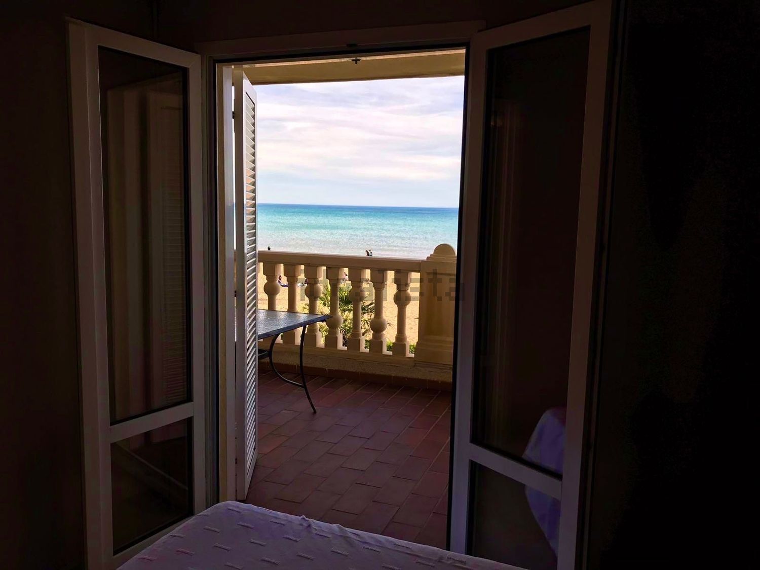 Beachfront flat in Salinas — Bedroom
