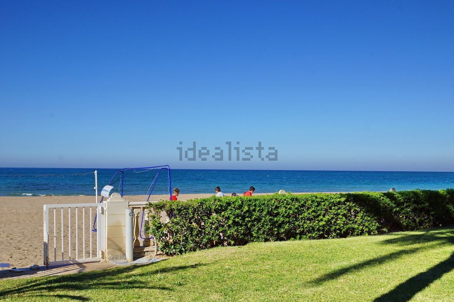 Beachfront flat in Salinas — Sea view