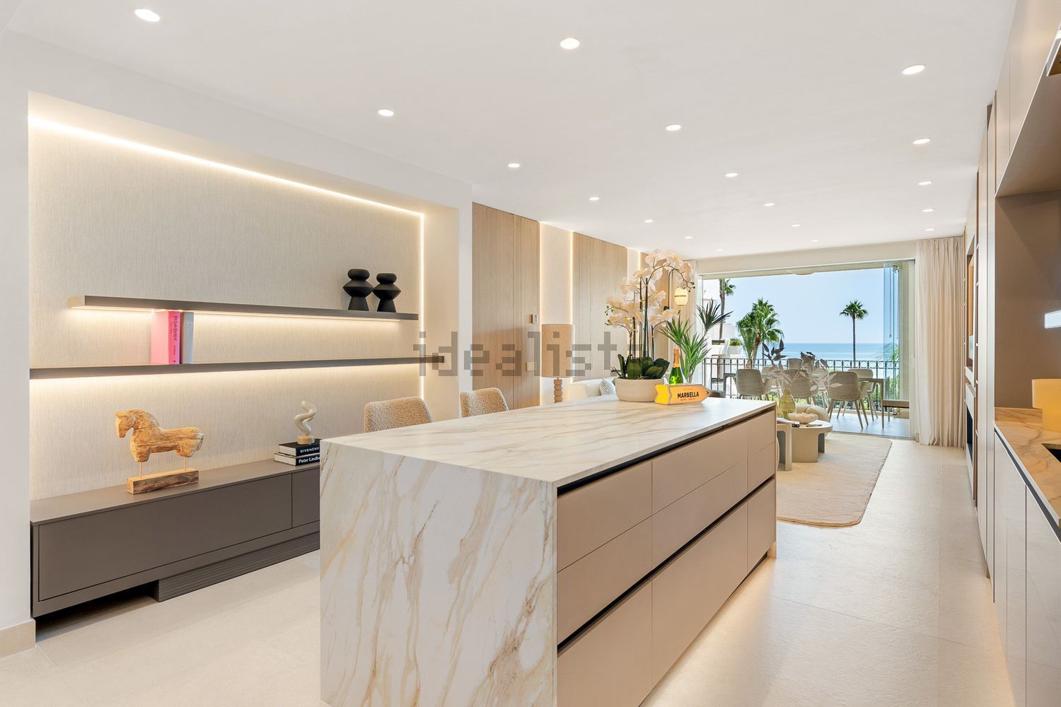 Beachfront flat in Estepona — Kitchen