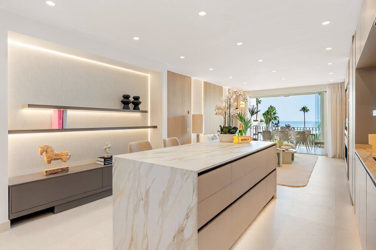 Beachfront flat in Estepona — Kitchen