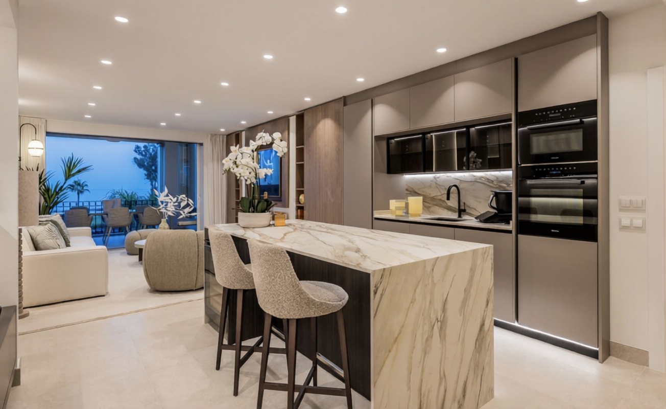 Beachfront flat in Estepona — Kitchen
