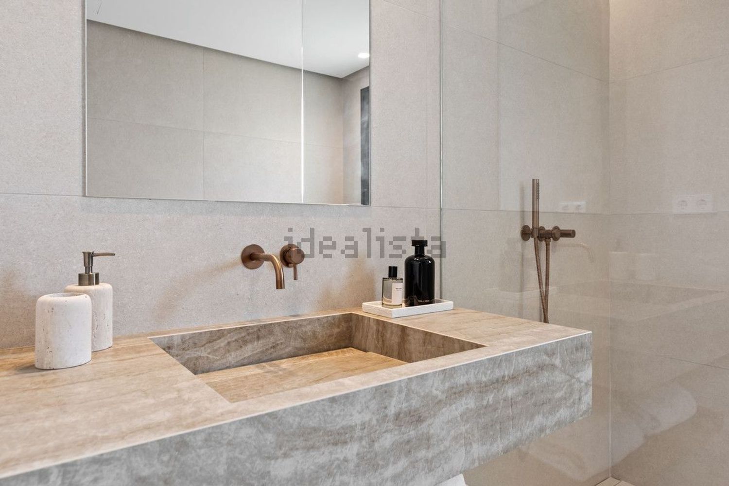 Apartamento em primeira linha de praia em Estepona — Casa banho