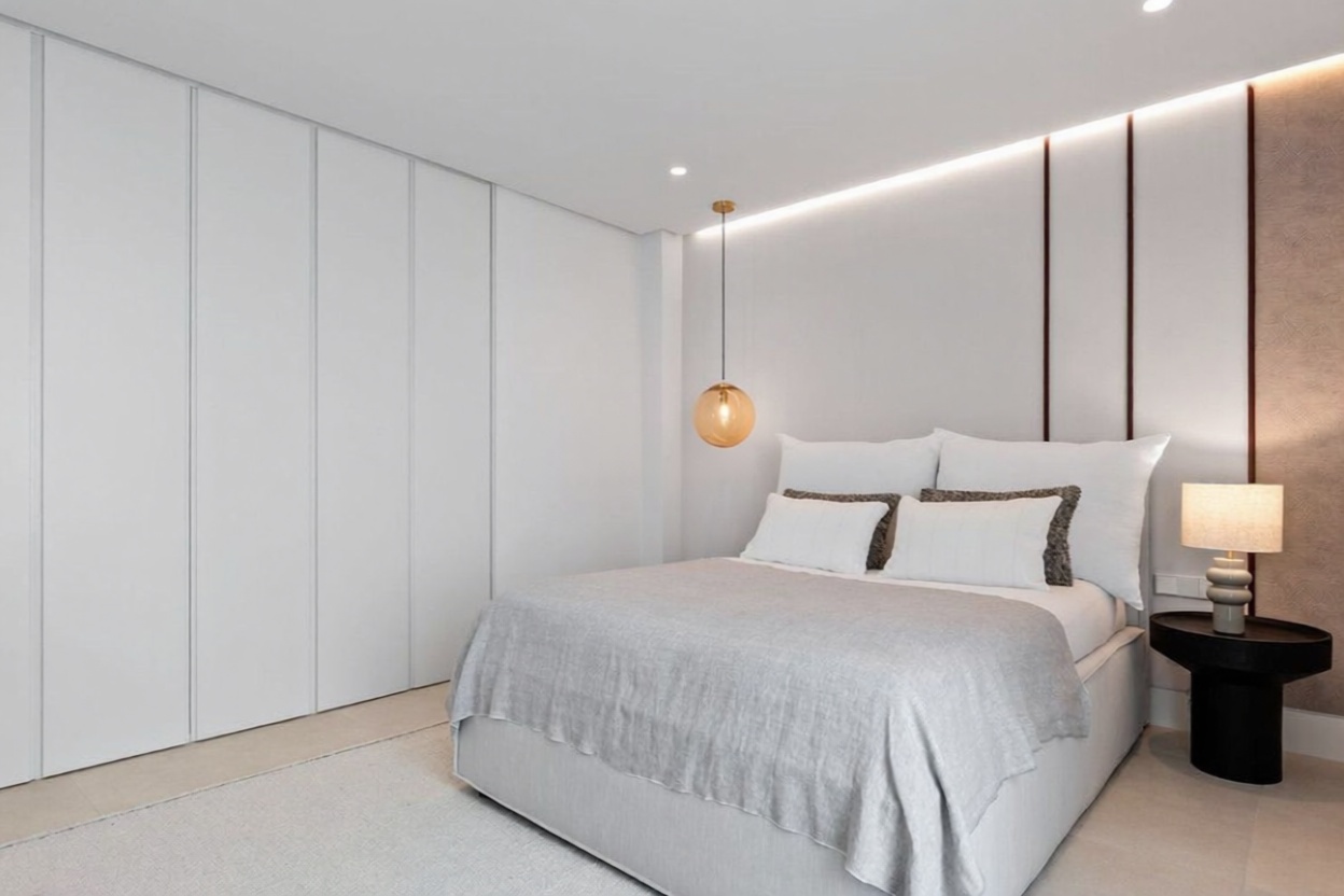 Beachfront flat in Estepona — Bedroom