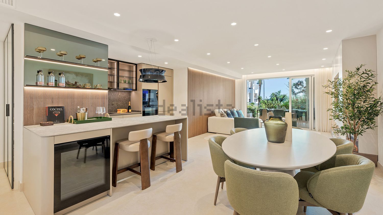 Beachfront flat in Estepona — Kitchen