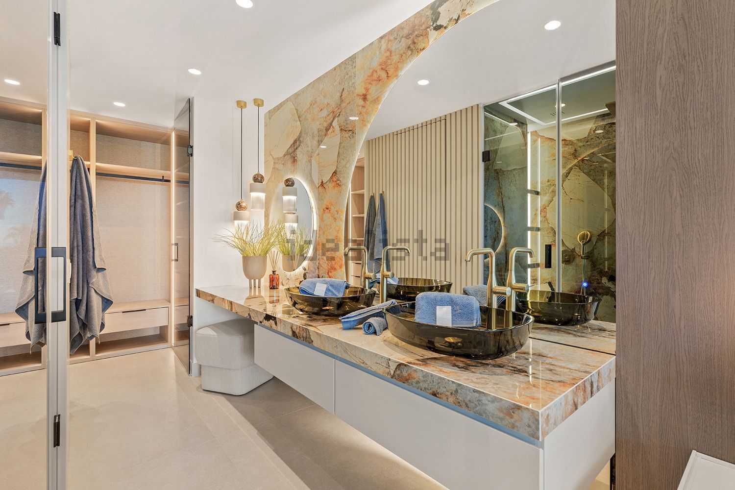 Beachfront flat in Estepona — Bathroom